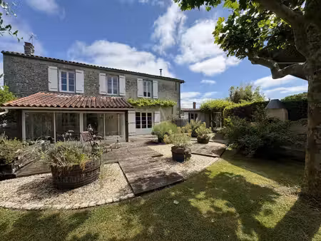 vente maison en pierre merignac  170m² 7 pièces 257 500€ avec piscine