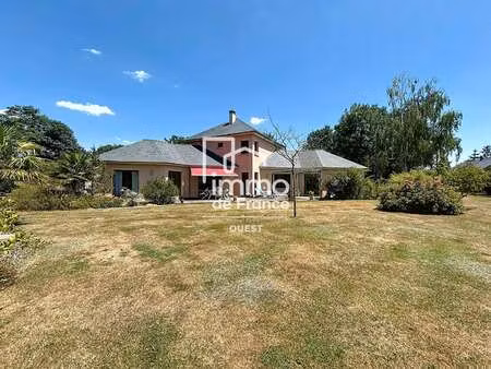 vente maison à meslay-du-maine (53170) : à vendre / 200m² meslay-du-maine