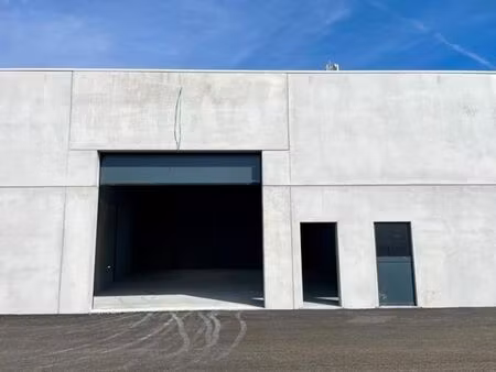 nouveau entrepôt à hamme  zone industrielle près de l'e17