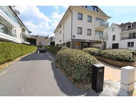 box de garage à louer au coeur du centre commercial au zoute