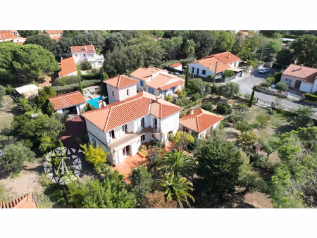 laroque des albères - demeure de charme en vente en nue-prop