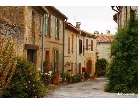 loue maison de village avec jardin