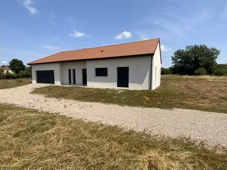 secteur gramat - maison individuelle re2020  140 m²  5 chambres  garage  terrain 2000 m²