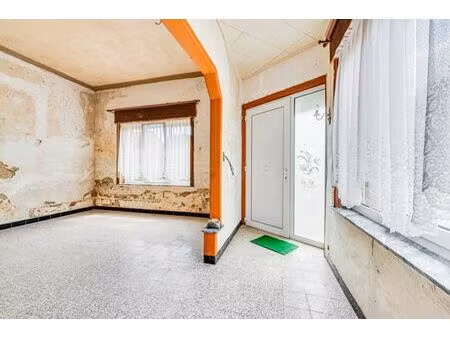 maison 3 façades à rénover avec jardin et 2 garages