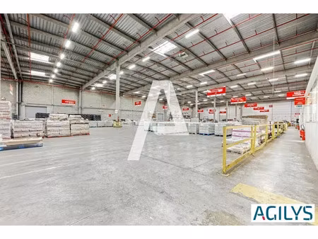 roissy en brie (77)  agilys vous propose à la location un grand entrepôt de logistique d'u