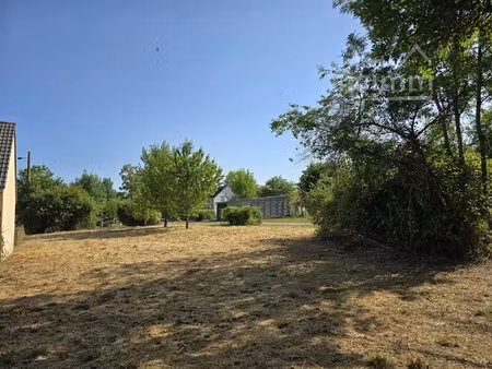 terrain constructible de 759m²