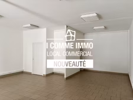 local de 85m2 avec vitrines