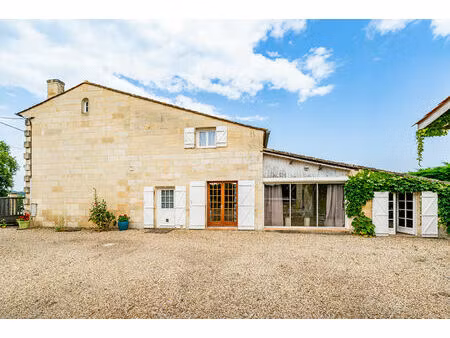 maison lussac 7 pièce(s) 220 m2