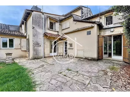 vente maison 5 pièces 225 m² à sainte-terre (33350)  199 000 €