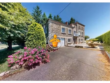 à vendre - bâtisse élégante dans le parc régional du pilat