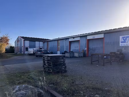 grand entrepôt polyvalent à argenton-sur-creuse avec accès d