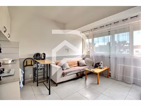 vente appartement bormes-les-mimosas 83230 - - surface privée