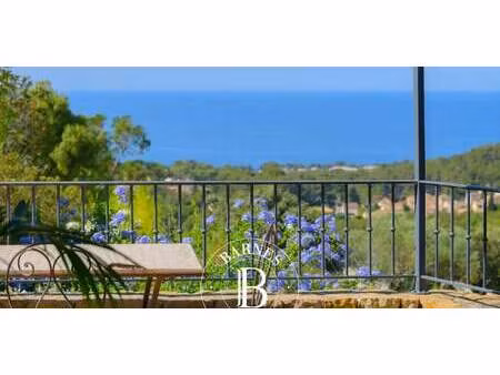 villa avec piscine et terrasse bandol (83)