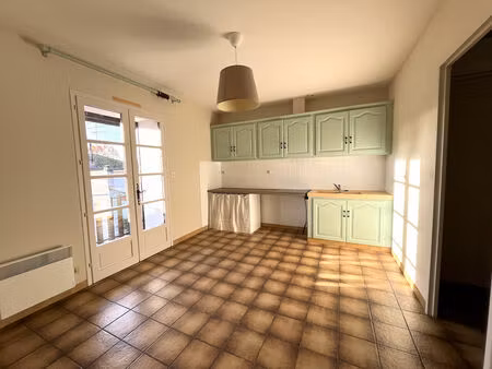 location appartement 1 pièce 50 m² à sainte-livrade-sur-lot (47110)