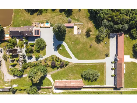 vente propriété 16 pièces 492 m² à malbouhans (70200)  1 500 000 €