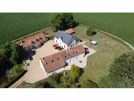 maison plus 4 gîtes à la chartre sur le loir