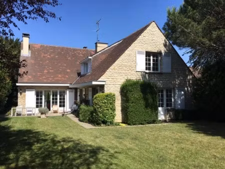 location maison 9 pièces 267 m² à chambourcy (78240)  4 100 €