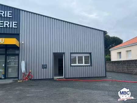 location bureaux et commerces à jallais (49510) : à louer / 70m² jallais