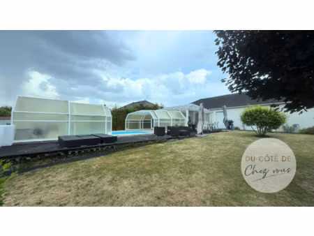 maison de plain pied avec piscine à vendre à lavau  proche d