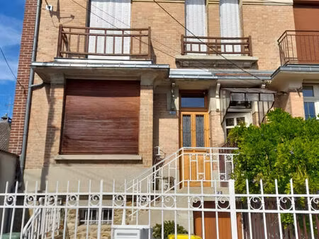 faire offre de prix ! chauny  très proche centre à pied : maison semi individuelle avec ca