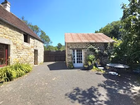 la-lande-de-goult 61320 longère en pierre 112 m² terrain 30.200 m²