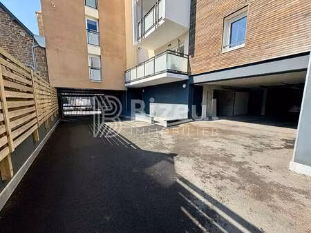 location garage box et parking à saint-malo (35400) : à louer / saint-malo