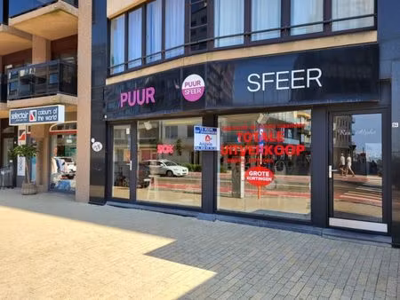 ruim en centraal gelegen handelspand te koop