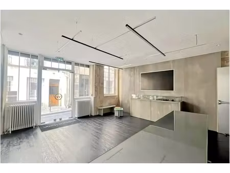 location local professionnel 135m²