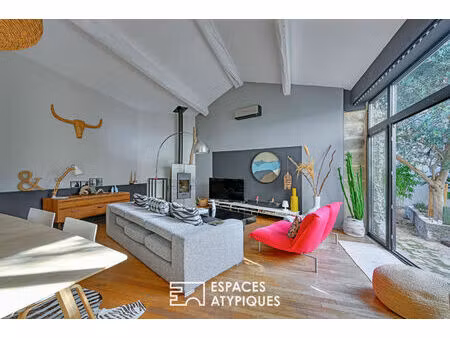 élégance et caractère : magnifique maison de village avec bassin privatif