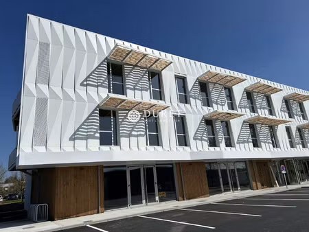 location local professionnel 100m² les herbiers 85500