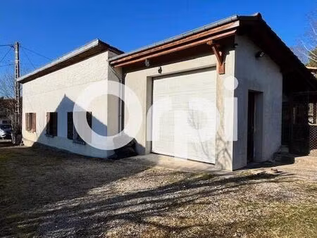 local indépendant d'environ 150m2