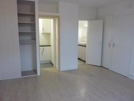 location appartement 1 pièce 26 m² à brueil-en-vexin (78440)