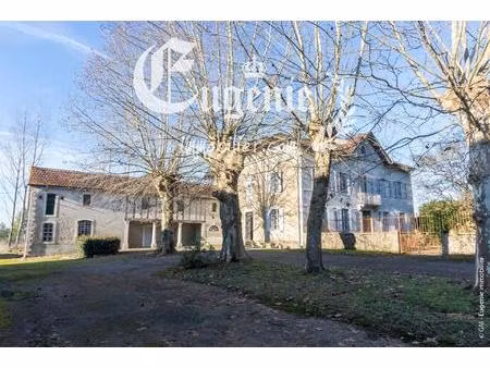 maison de maitre 400m²+dépendances 600m² au calme +parc 5 6ha