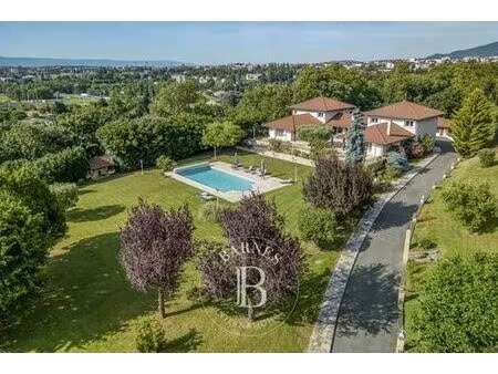 maison de luxe 7 chambres en vente à étrembières  france