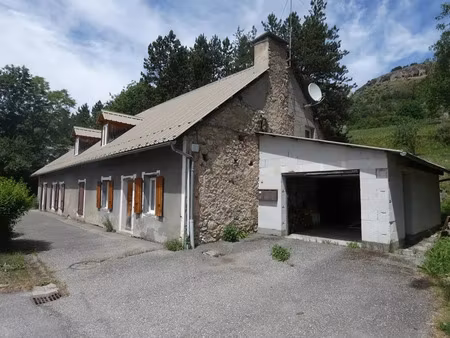 vente maison 8 pièces 211 m² le dévoluy (05250)