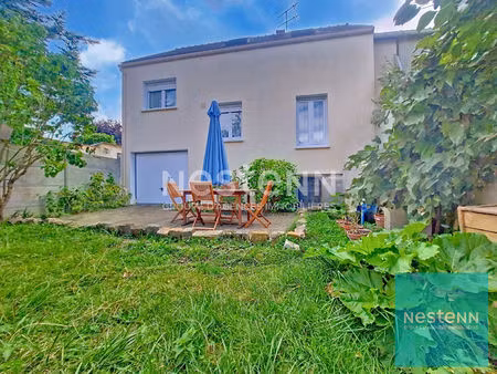 maison en bon état général avec 3 chambres et un jardin au coeur de varennes sur seine
