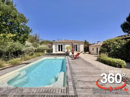 villa de plain pied avec ses dependances et sa piscine