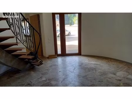 local commercial 74 m² plainfaing