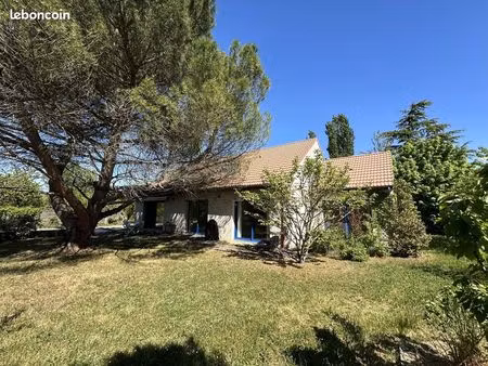 pavillon 8 pièces 196 m²