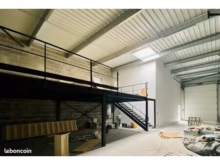 bureaux  entrepôt 272 m² la brède