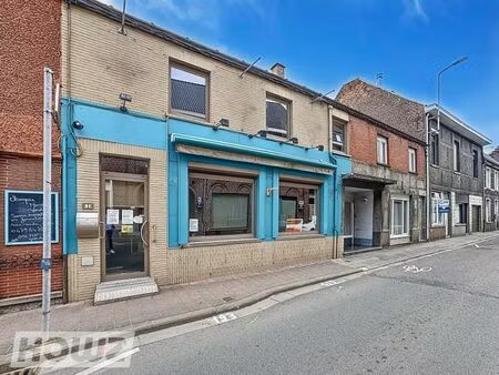 ? maison de commerce avec belle visibilité – village prisé ?