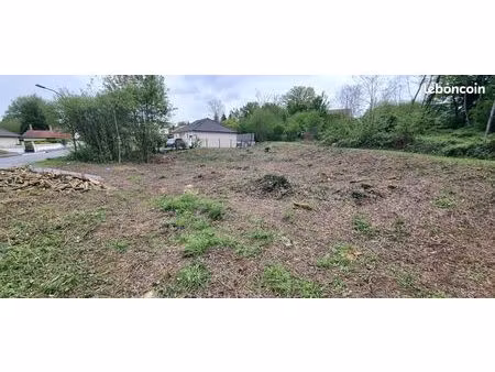 terrain 565 m² pouillon