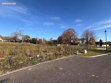 terrain 556 m² merfy