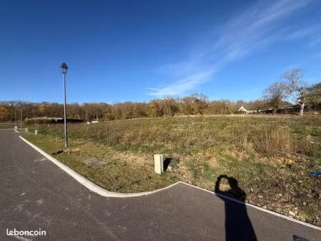 terrain 561 m² merfy