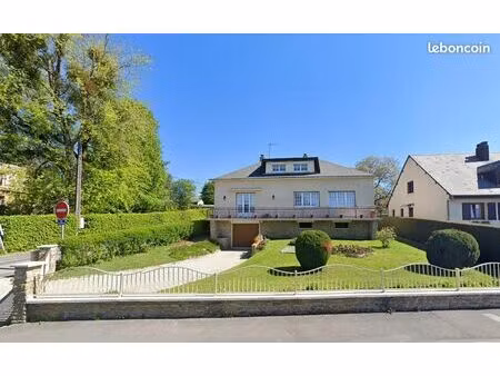 maison 8 pièces 144 m²