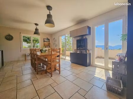 propriété 5 pièces 140 m²