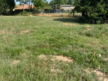 terrain constructible entièrement viabilisé au coeur du village de bougarber