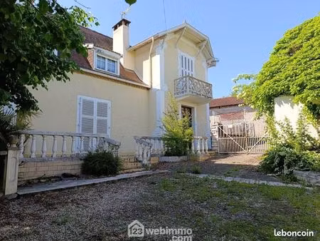 ferme 13 pièces 261 m²