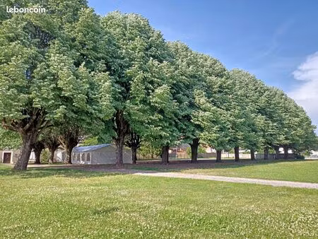 parc arboré au cœur du grand-lemps et matériel