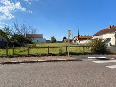 urgent terrain constructible 712m